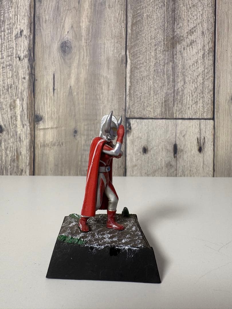 怪獣フィギュアセット 黒い霧の呪い & 復活ソルドラの牙 - メルカリ