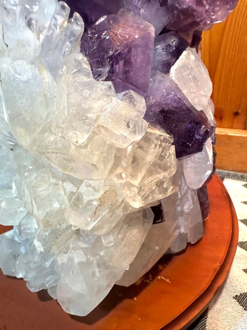 特価　アメジスト＆カルサイトクラスター（台付き）