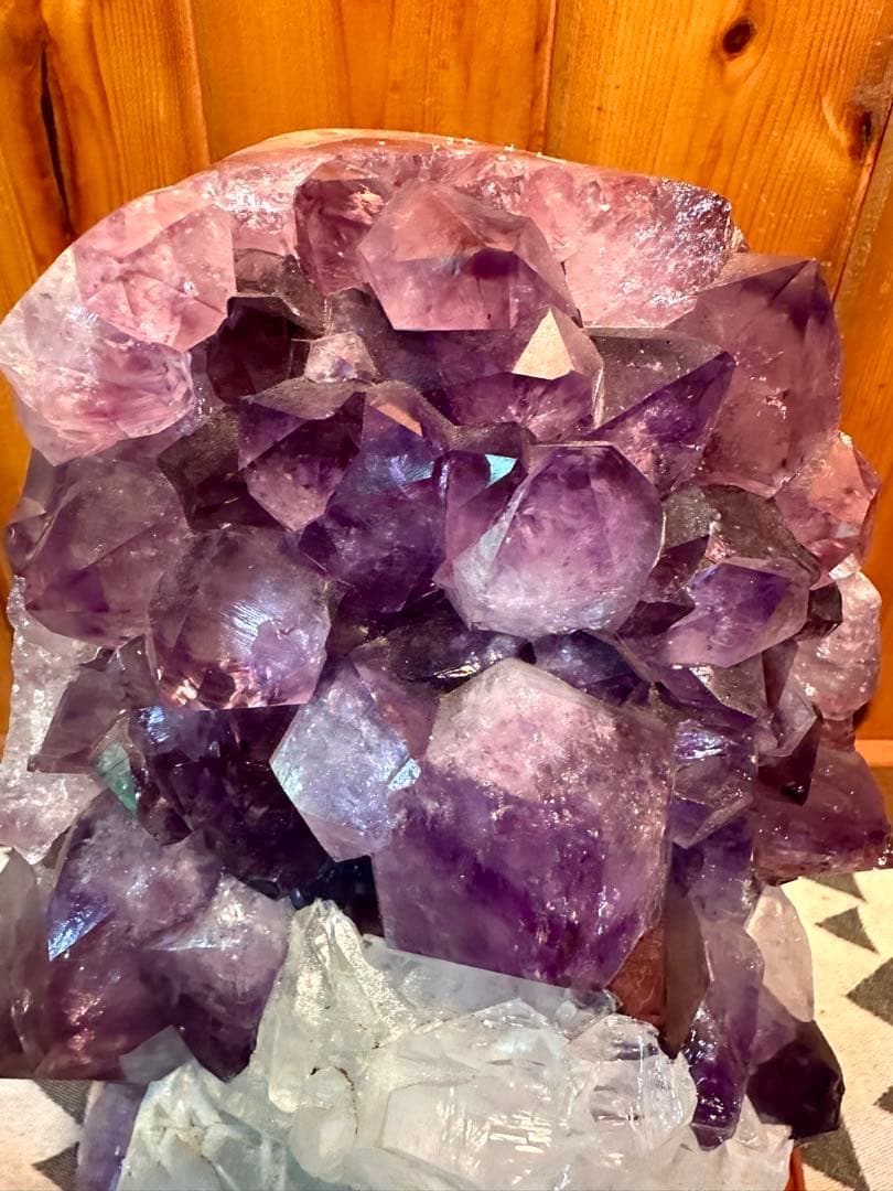 特価　アメジスト＆カルサイトクラスター（台付き）