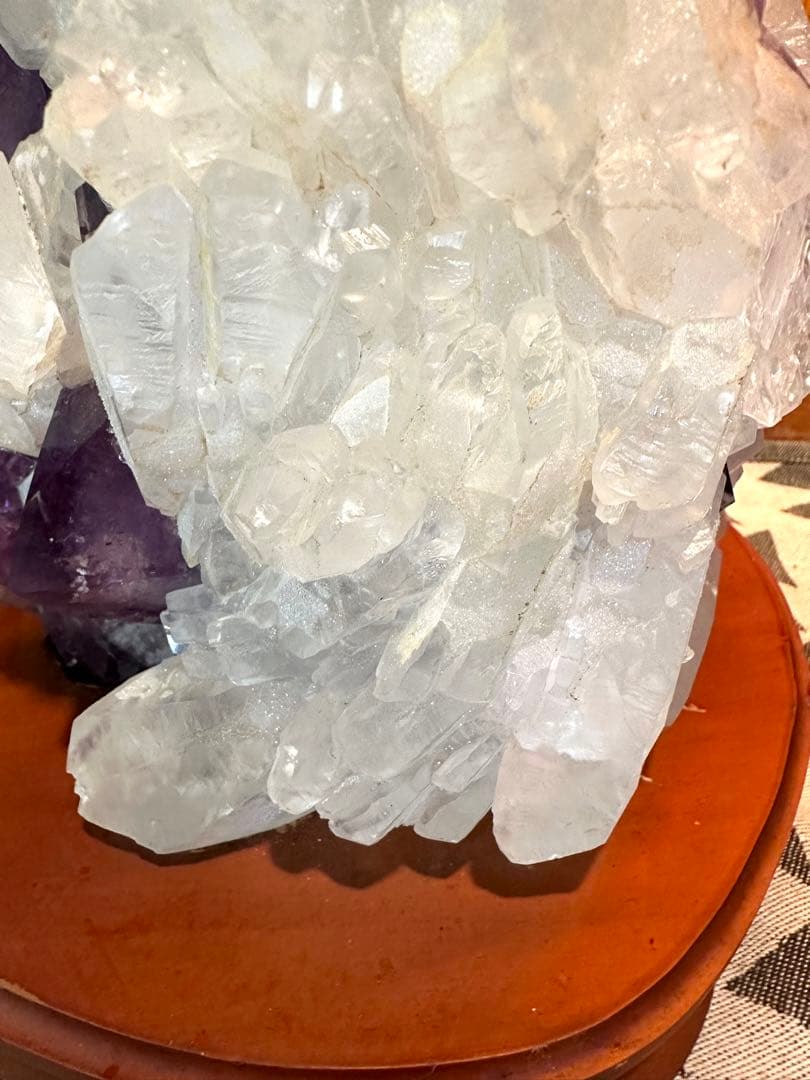 特価　アメジスト＆カルサイトクラスター（台付き）