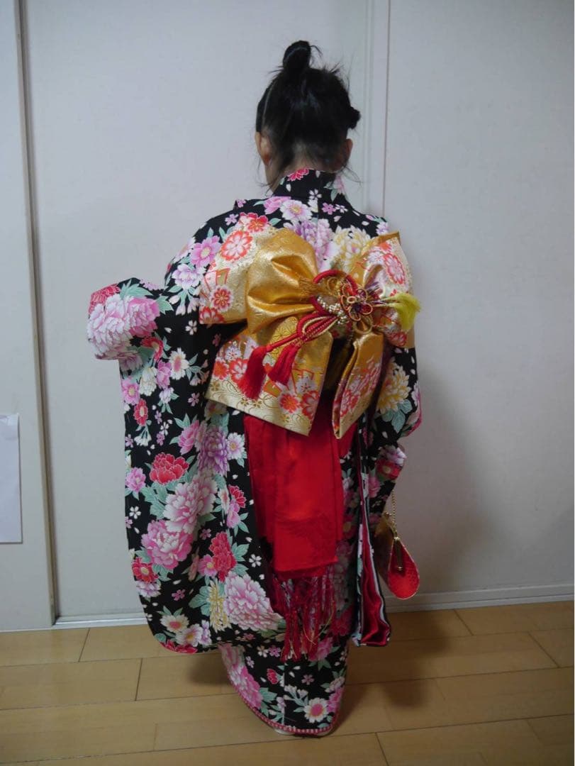 晴れ着‼️七五三用着物 黒とピンクの花柄