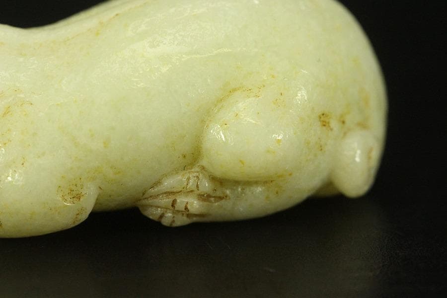 中国美術 白玉 刻猪 根付 置物 5.7cmx3.1cm(HA423)