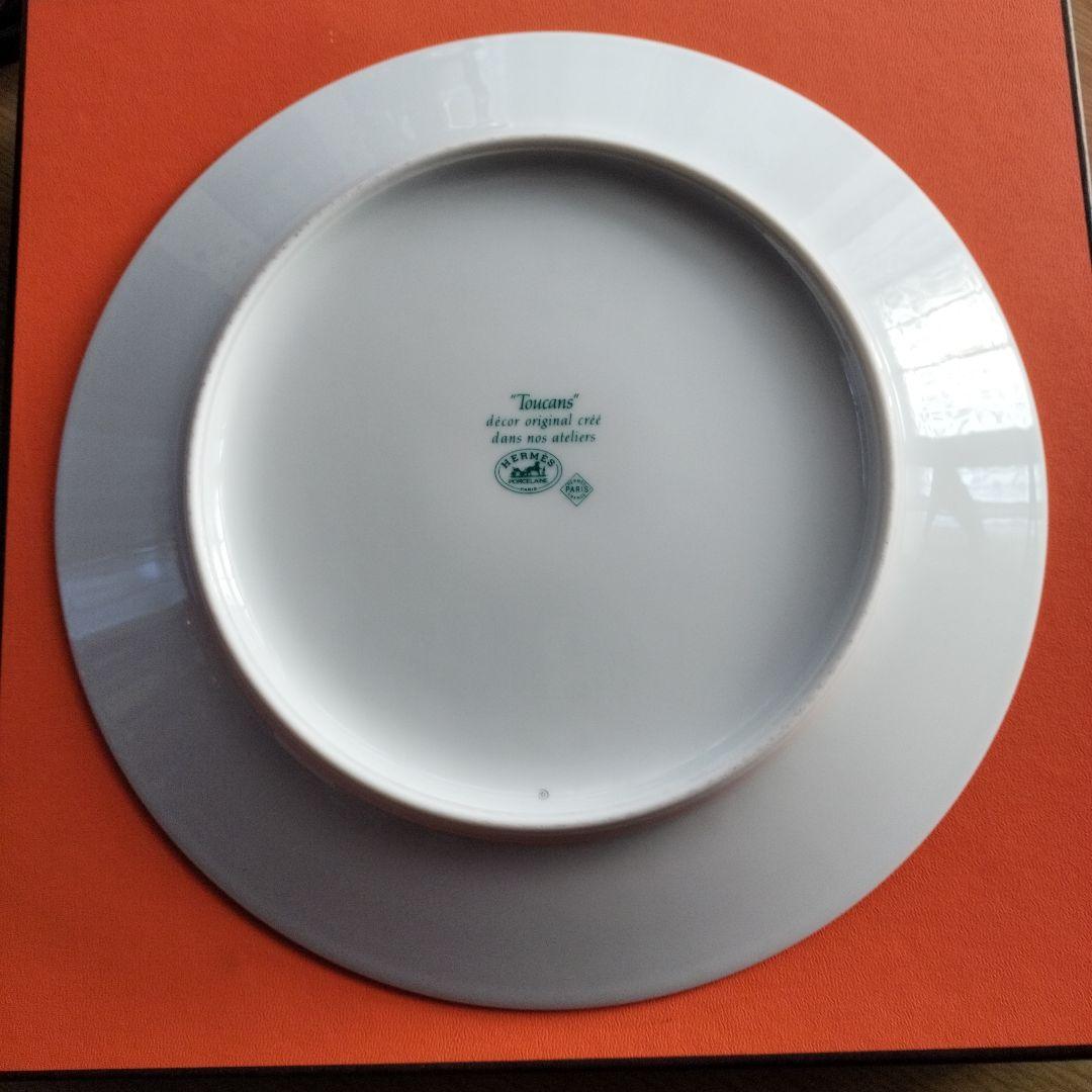 HERMES 　トゥカンデザイン皿
