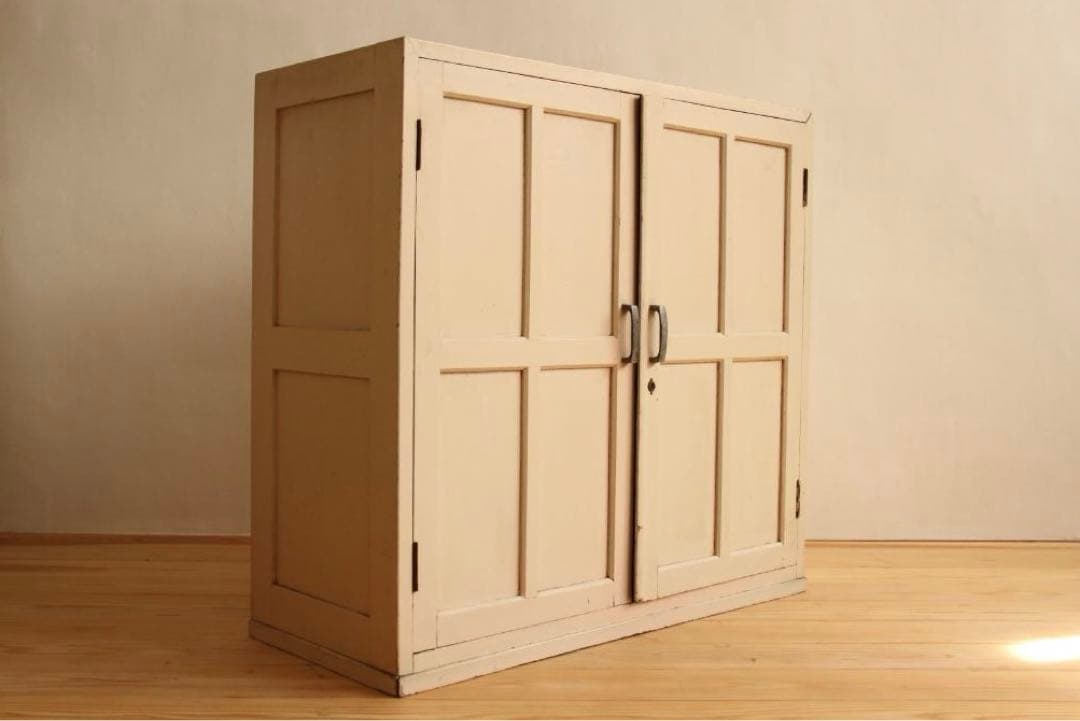 棚　キャビネット　木製　高さ82㎝　白　アンティーク　レトロ　古道具