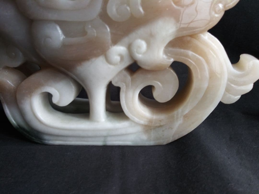 玉製鶏尊　南陽翡翠(独山玉)製　中国工芸品　置物　NO.640