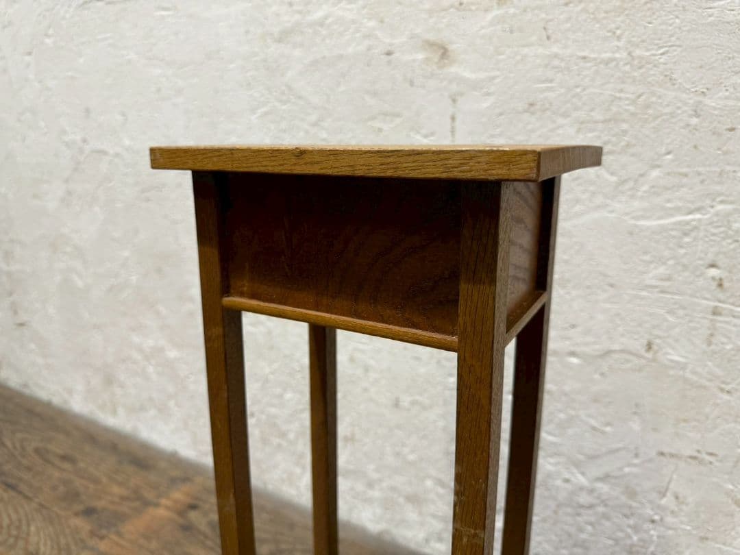 1177 小ぶりなサイドテーブル　陳列台　展示台　花台　古家具　レトロ　和モダン