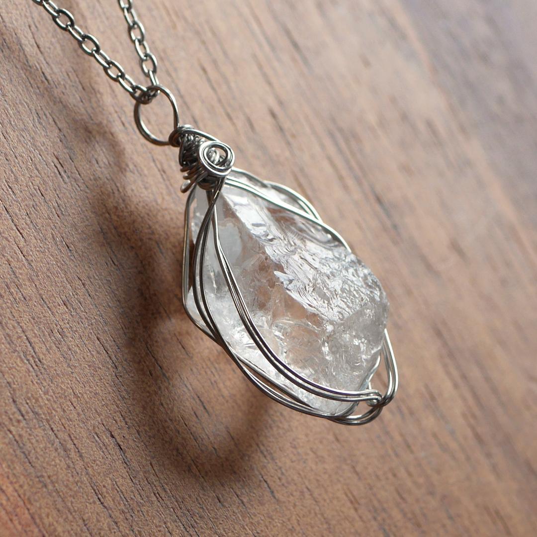 【2月特価】ワイヤー巻き☆宝石質 ロシアンレムリアンシードクリスタ（チェーン付）