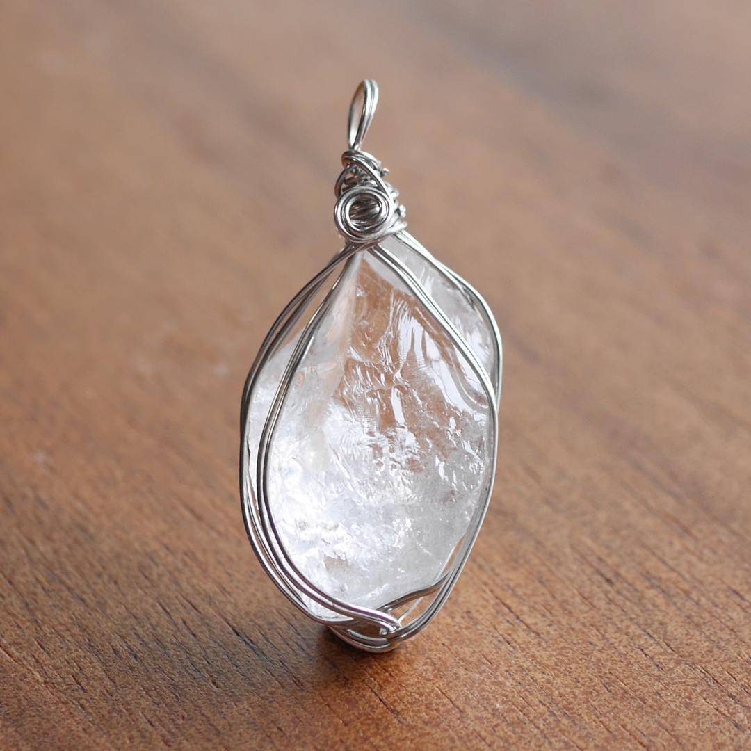 【2月特価】ワイヤー巻き☆宝石質 ロシアンレムリアンシードクリスタ（チェーン付）