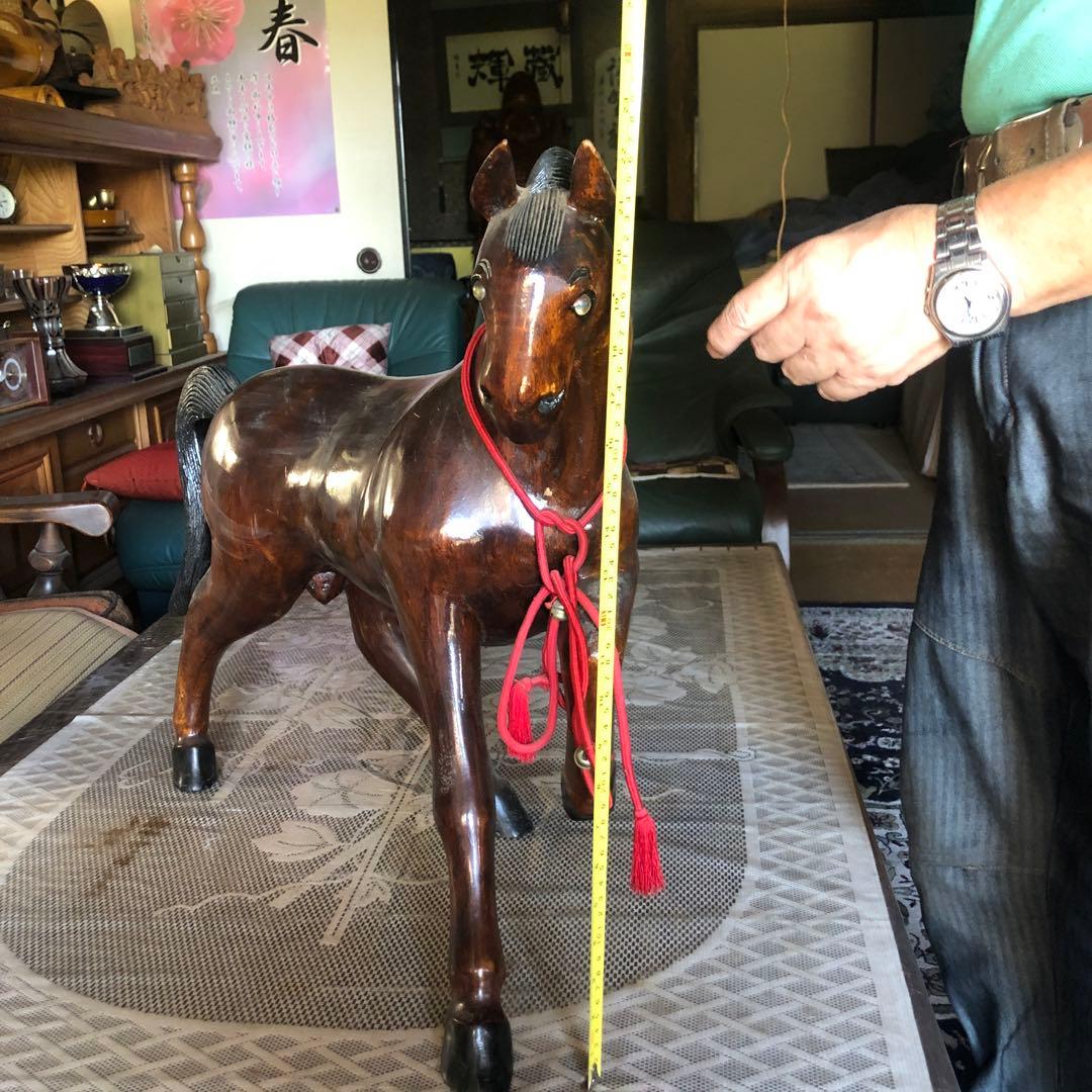 木製馬の彫刻 約60cm 赤い首輪付き