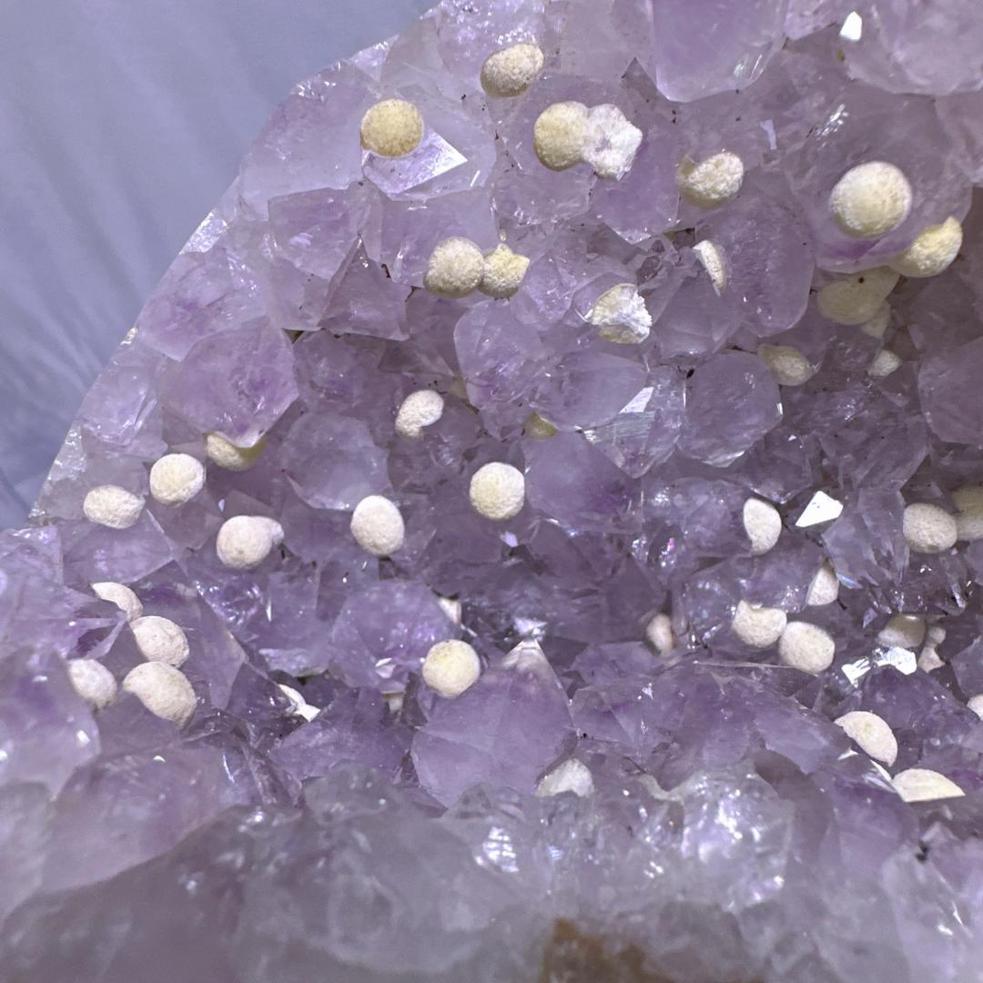 【天然石】アメジスト＆カルサイト 共生 モチーフ彫刻 置物 巾着袋デザインA.1