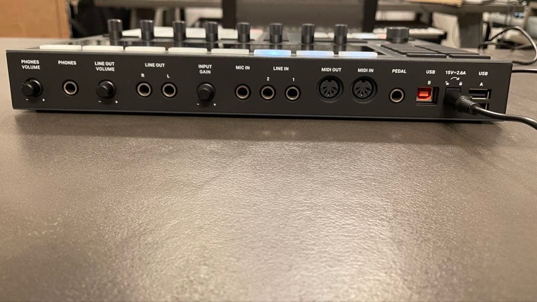 DTM・DAW NATIVE INSTRUMENTS MASCHINE +