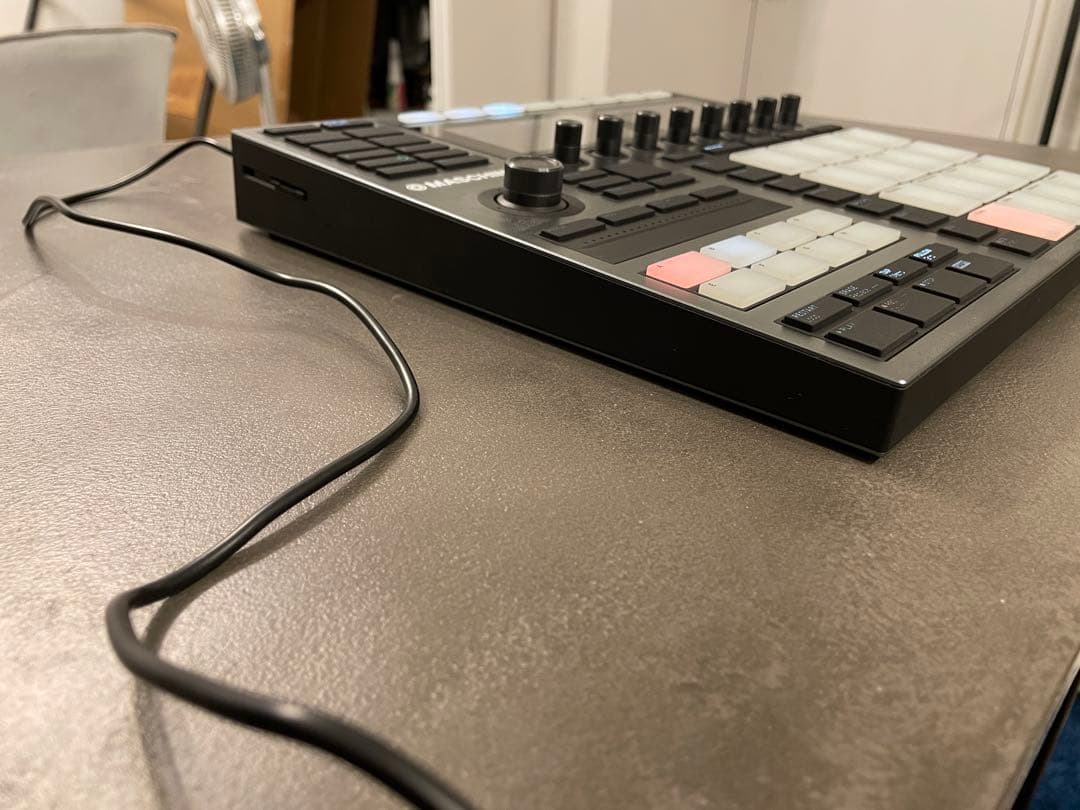 DTM・DAW NATIVE INSTRUMENTS MASCHINE +