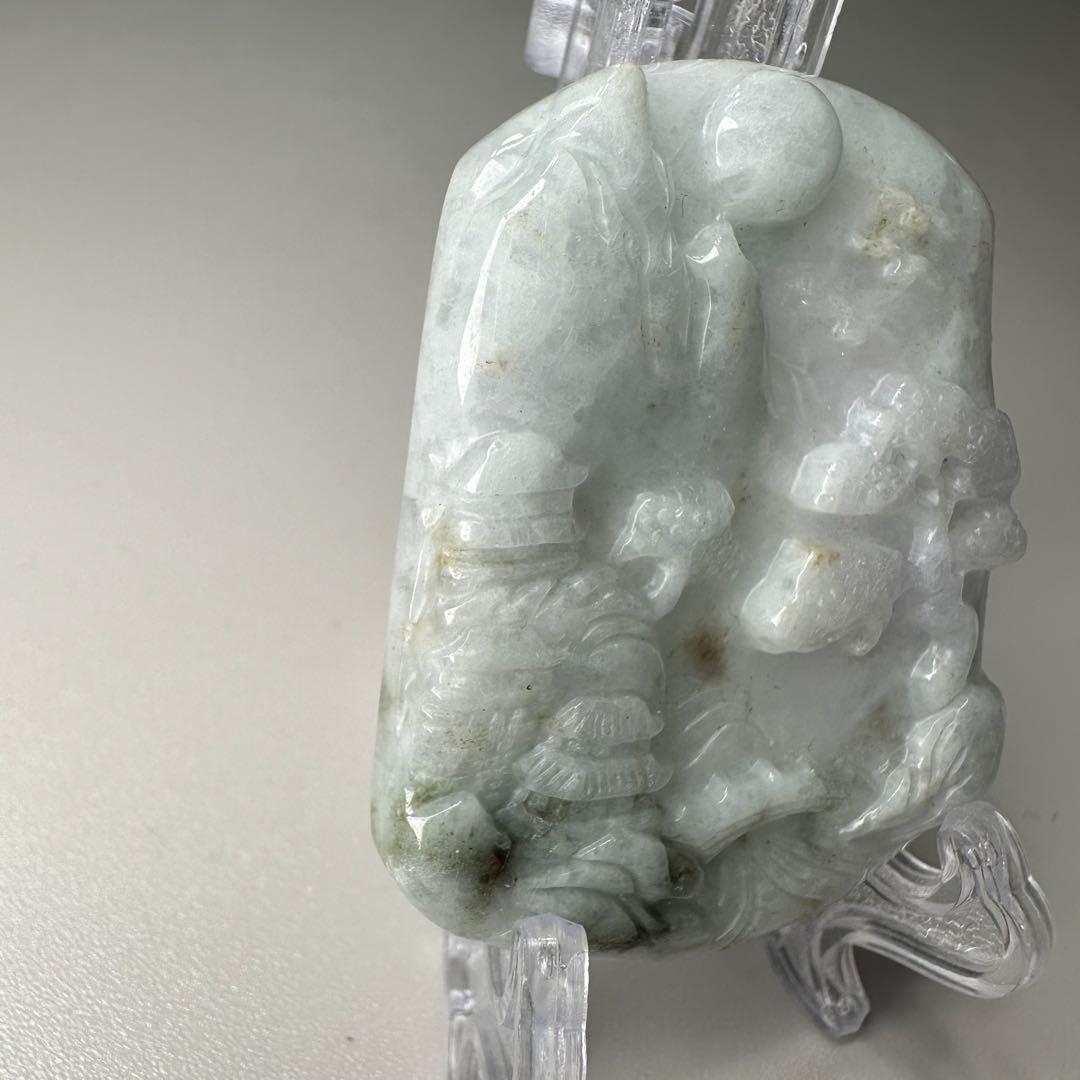 翡翠彫刻ペンダント 山水図