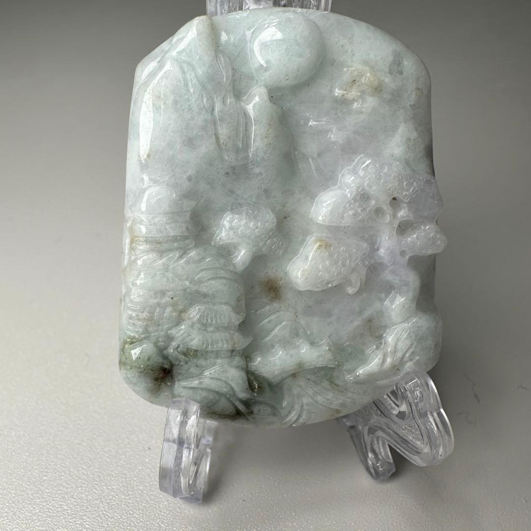 翡翠彫刻ペンダント 山水図