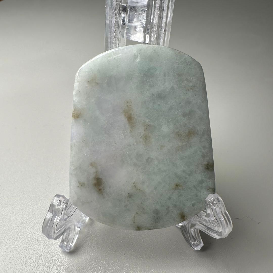 翡翠彫刻ペンダント 山水図