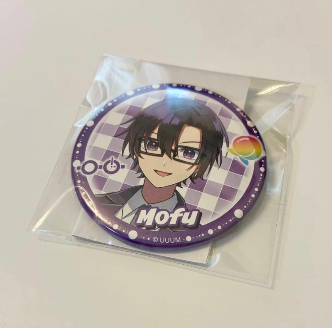 カラフルピーチ もふくん ウィンターフェア缶バッジ - メルカリ