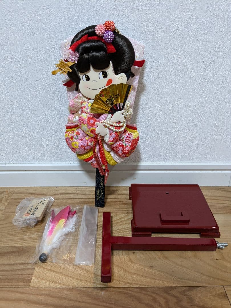 ペコちゃん　羽子板　10号　飾台付