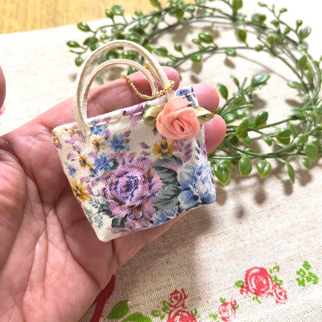 No.2302-4 ミニチュアトートサシェ（香り袋）ピンクとブルーのローズ柄