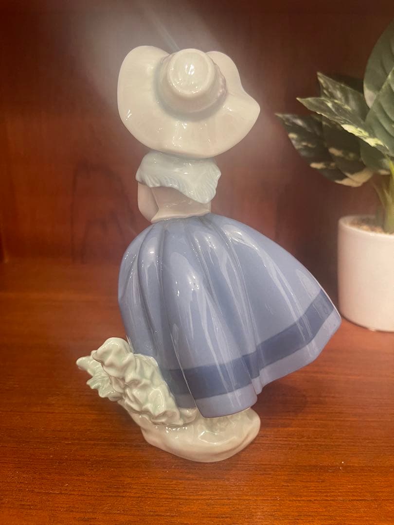 LLADRO 綺麗な花ばかり