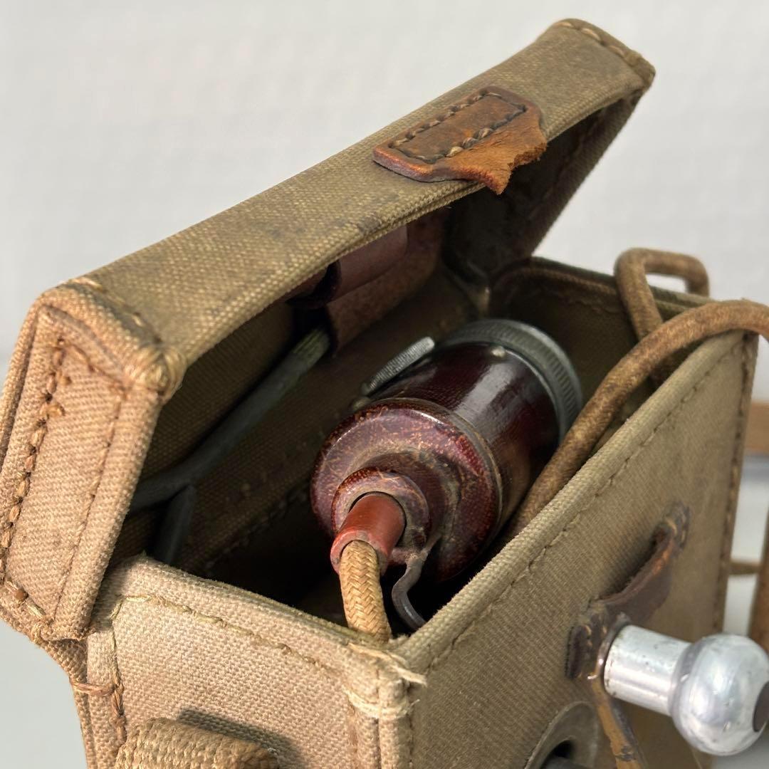 旧日本陸軍 手廻し 手動懐中電灯 ゼンマイ巻 照明 ランプ