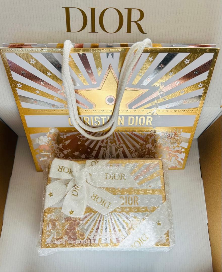 本日中発送　完売　新品未使用　ディオール dior 2025 ホリデー　オファー
