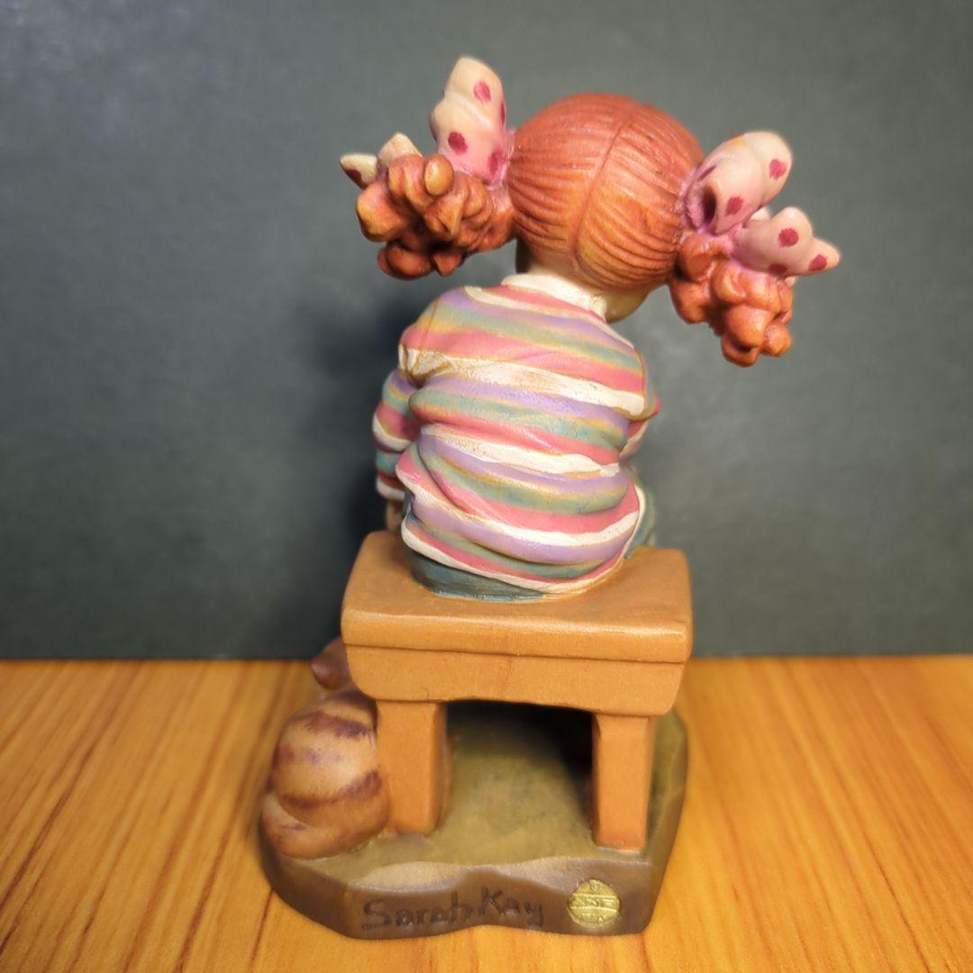 アンリ人形　木彫り人形　タイトル 少女と仔猫です。