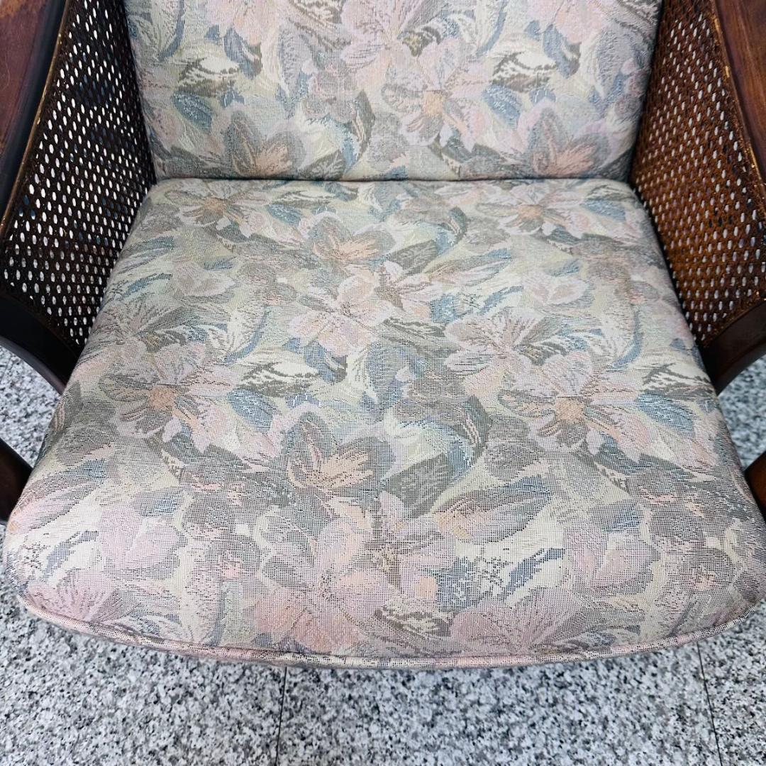 ②　カリモク シングルソファ 椅子 花柄 木製 家具