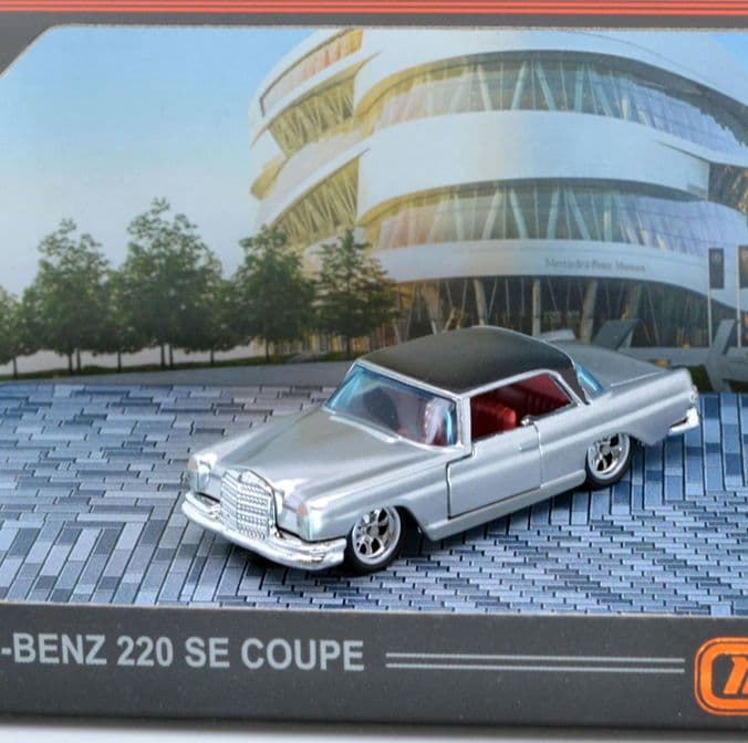 マテル・クリエーションズ マッチボックス メルセデスベンツ 220 SE クーペ