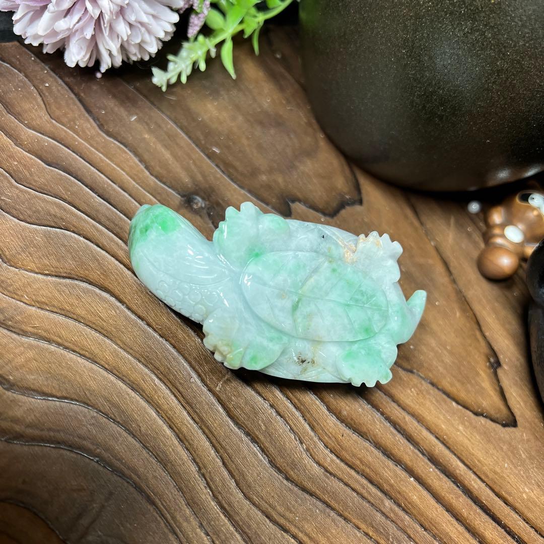 本翡翠　大きい縁起が良い亀親子置き物