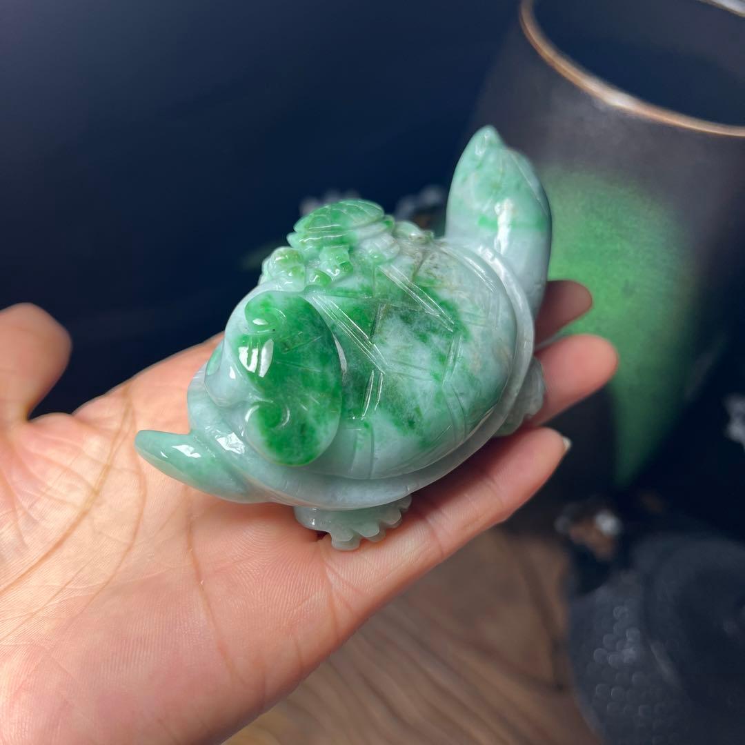 本翡翠　大きい縁起が良い亀親子置き物