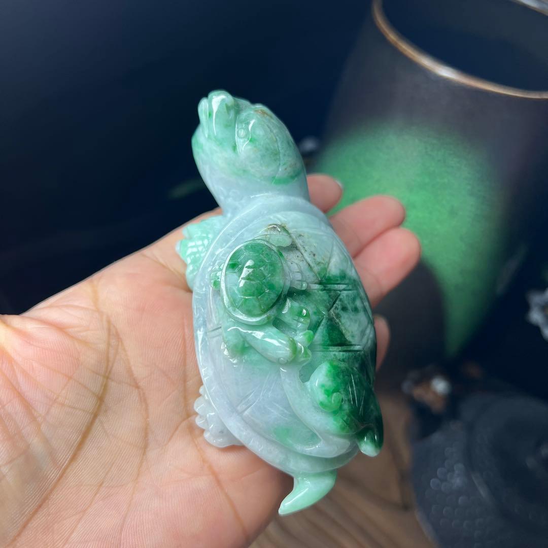 本翡翠　大きい縁起が良い亀親子置き物