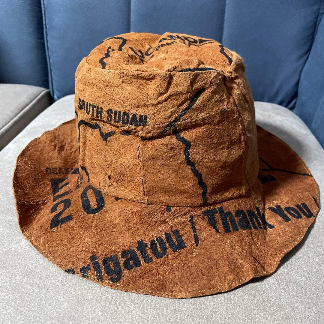 新品　万博　ウガンダの木の皮の帽子　最終値下げしました。