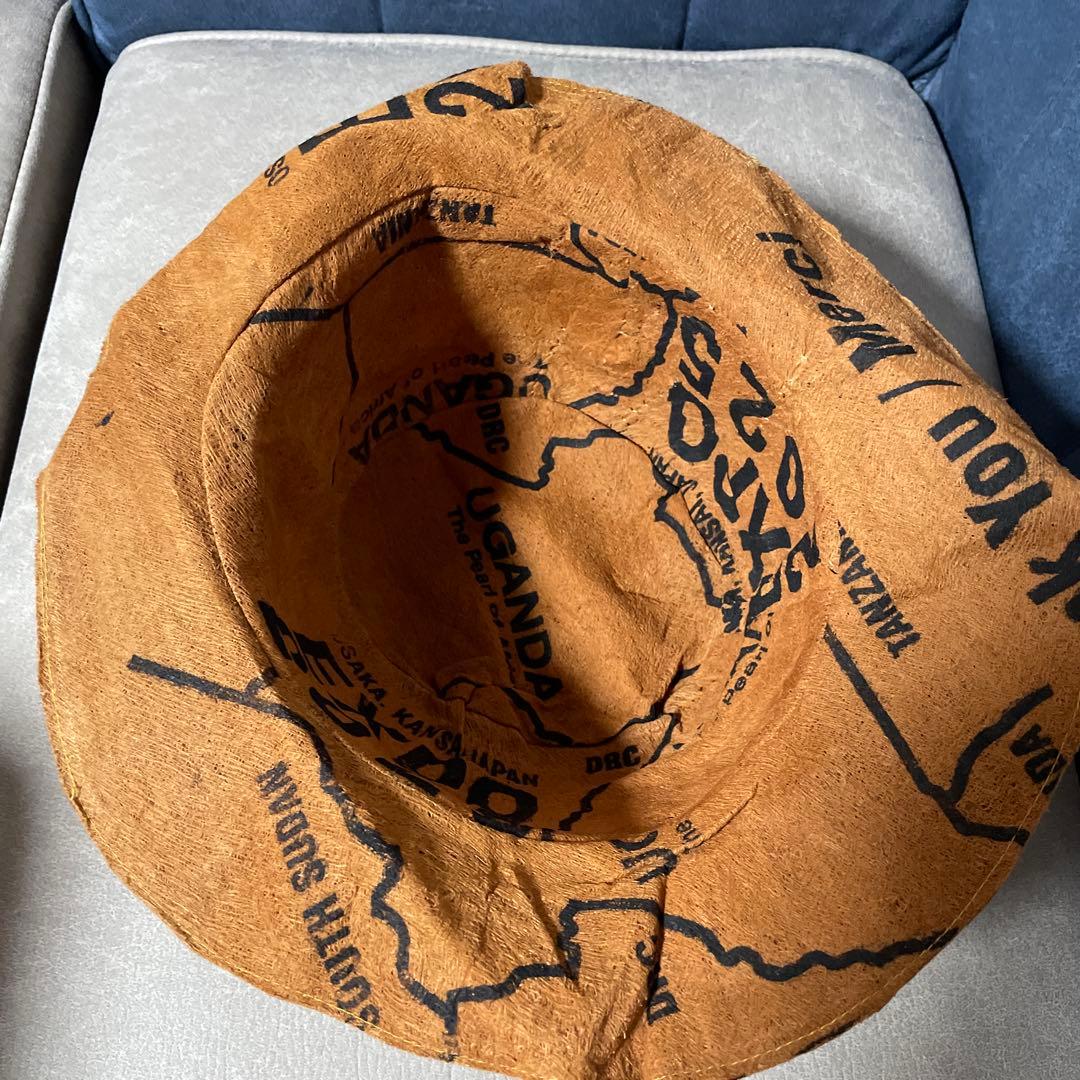新品　万博　ウガンダの木の皮の帽子　最終値下げしました。