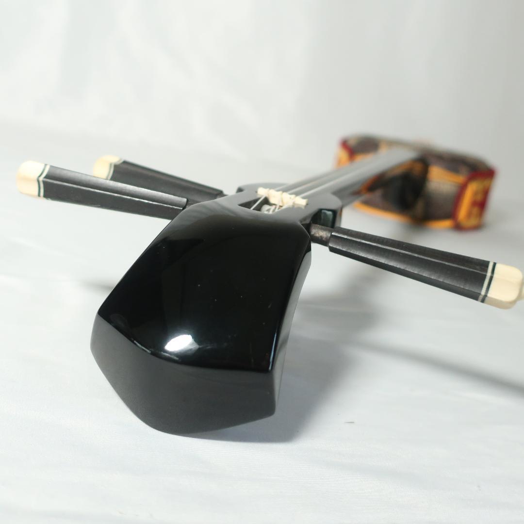 沖縄三線 ハードケース付 爪 予備弦 付属 和楽器