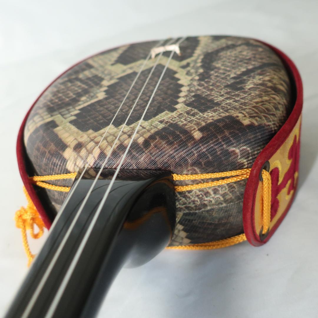 沖縄三線 ハードケース付 爪 予備弦 付属 和楽器