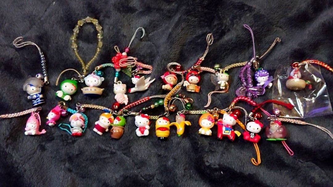 ふ*う様 ご当地ハローキティ ストラップ 95個セット　タグなし　レア