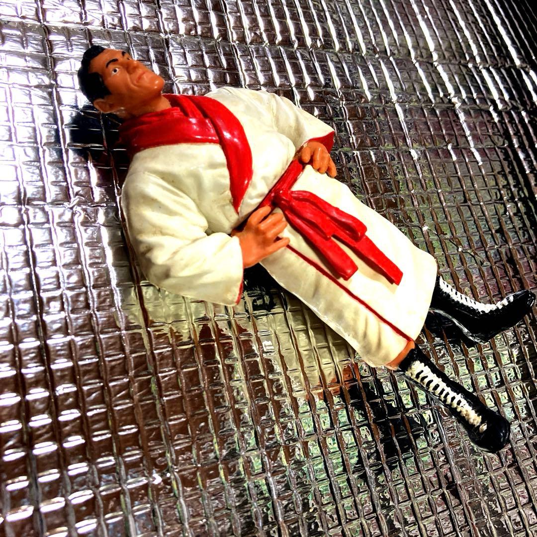 アントニオ猪木 燃える闘魂 闘魂ガウン 引退試合 フィギュア - メルカリ