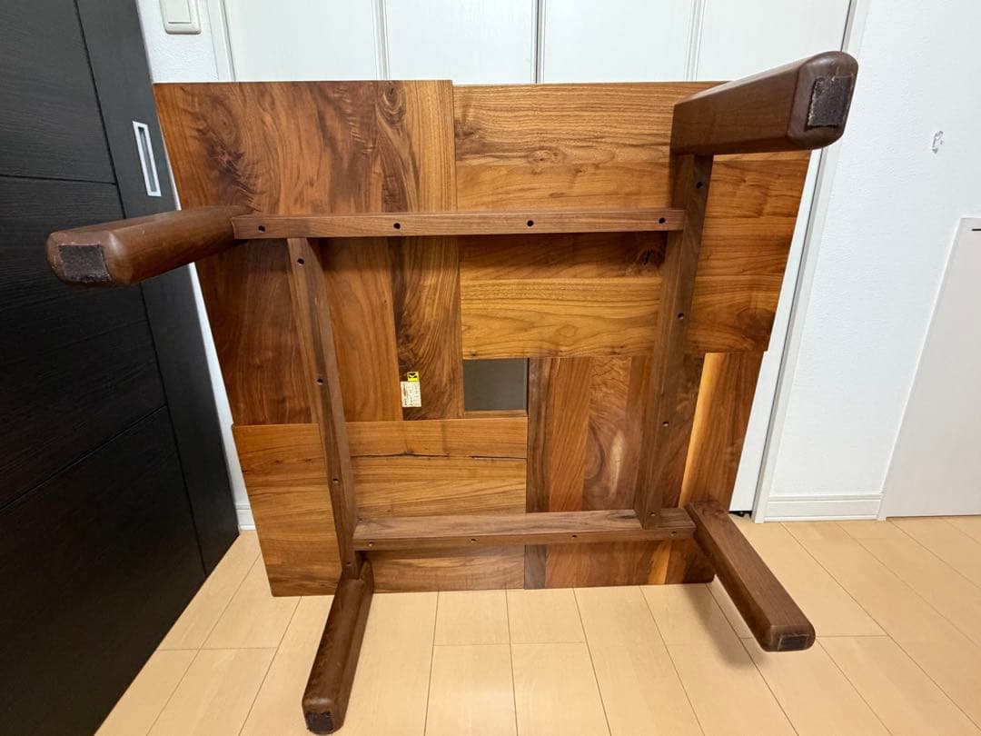 飛騨産業 森のことば 正方形テーブル ウォールナット