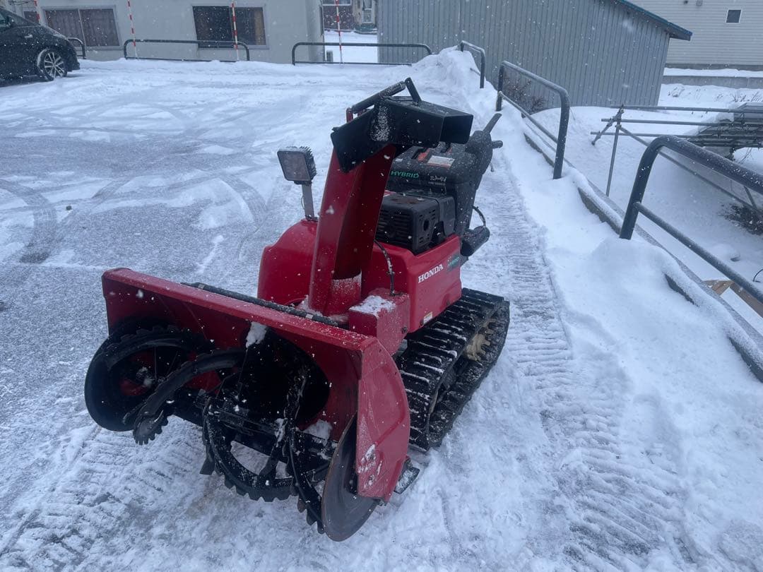ホンダ　ハイブリッド 除雪機　１３馬力