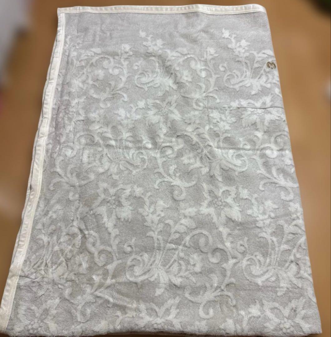 ミラ・ショーン　シルク混毛布 140cm x 200cm