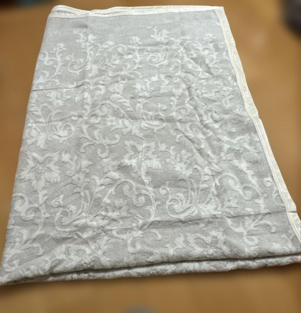 ミラ・ショーン　シルク混毛布 140cm x 200cm