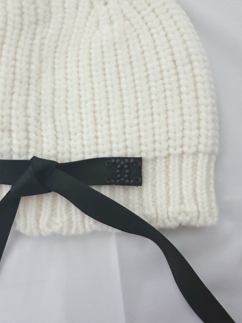 CHANELリボン付きホワイトニット帽新品