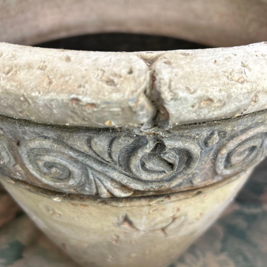 貴重 クラシックなレリーフラウンドポット W28cm淡いベージュ