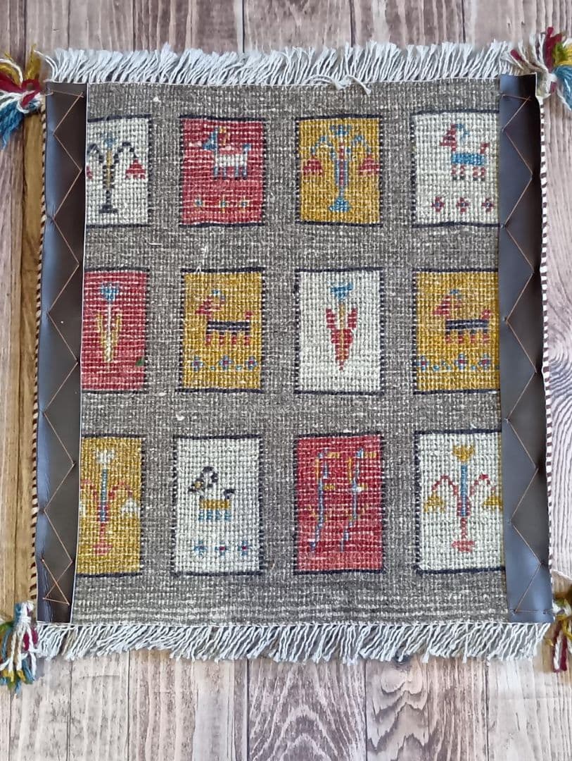 ペルシャ絨毯 ギャッベ 座布団 手織り イラン(114)