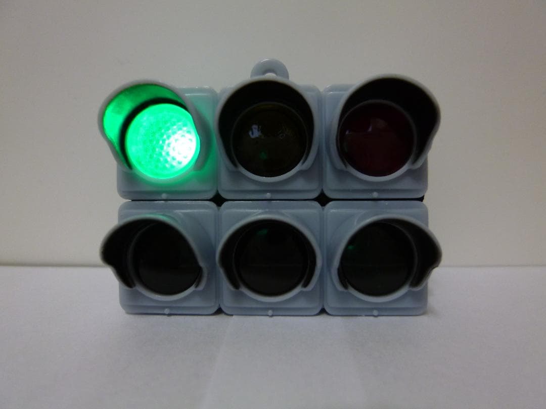 KR6様専用】本物志向改造 信号機ガチャ（青色矢印3灯 標準色） - メルカリ
