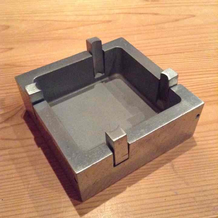 なかなかない灰皿