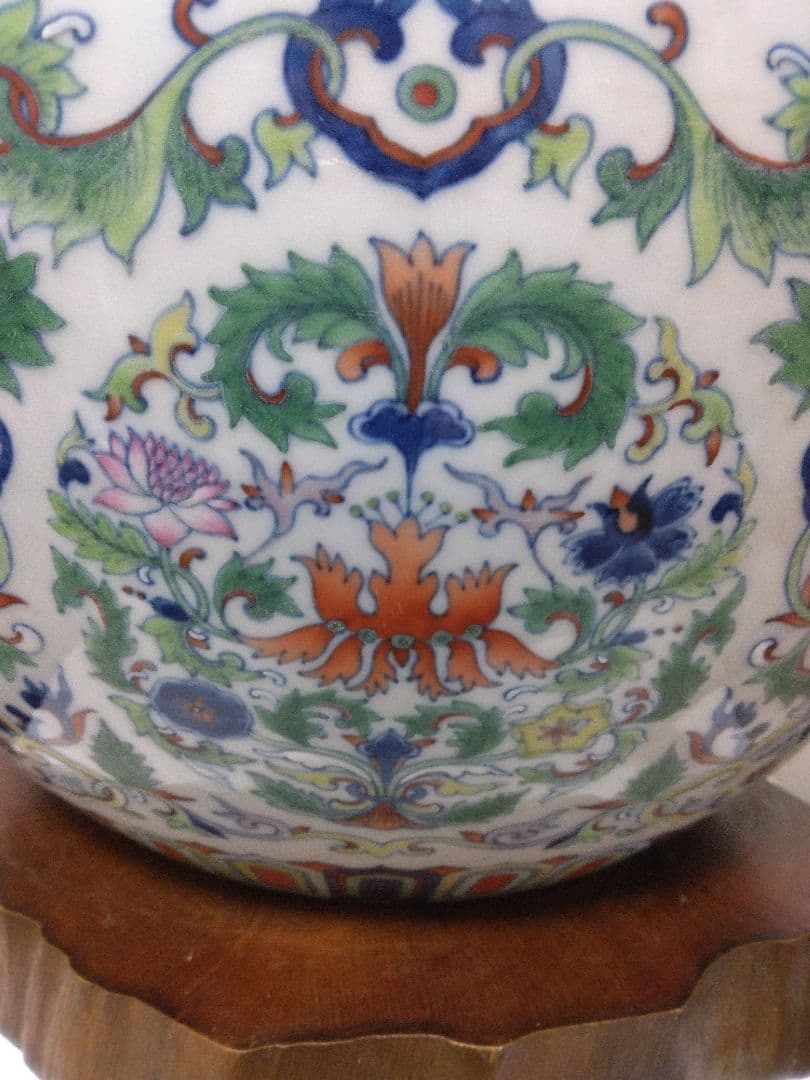 中国美術豆彩唐草紋紅