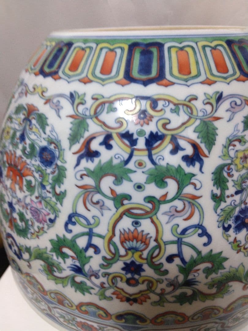 中国美術豆彩唐草紋紅