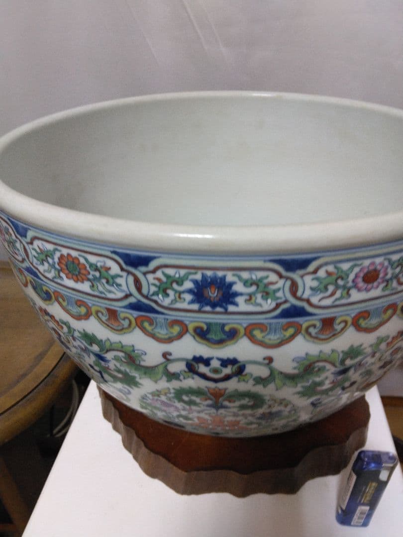 中国美術豆彩唐草紋紅