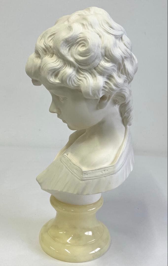少女の胸像　白い陶器製　ジュゼッペ・ベッシ イタリア製
